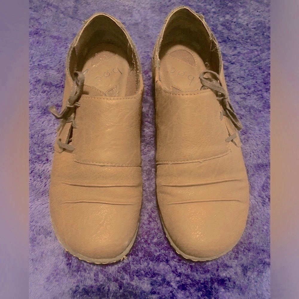 b.o.c woman’s slip on shoes